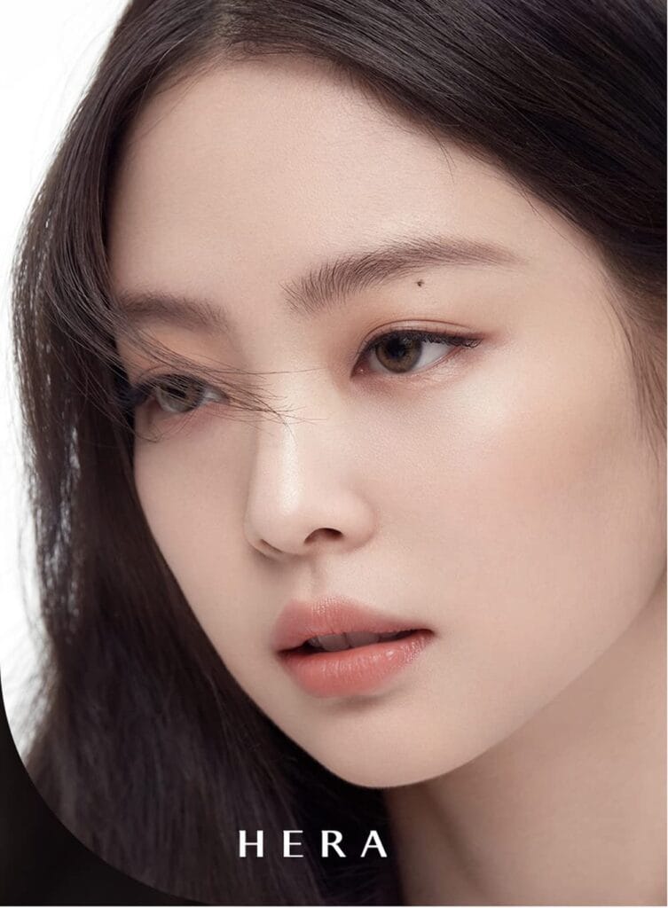 Hera Black Cushion — Korean cushion foundation used by actresses.